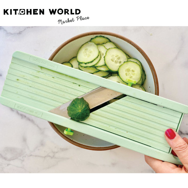 Benriner Japanese No.64 Mandoline Vegetable Slicer Green /  อุปกรณ์สไลด์ผักผลไม้ - คิทเช่นเวิลด์